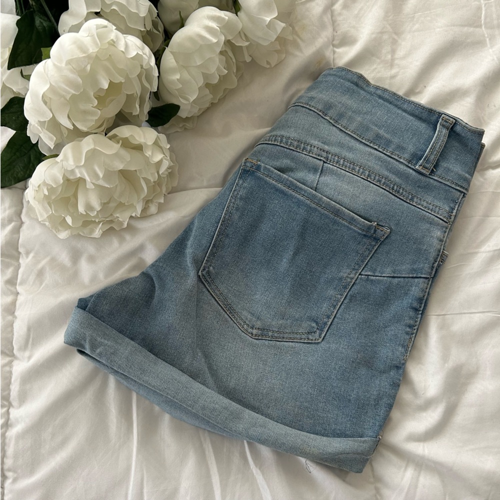Forever 21 Denim Shorts High waisted size 27